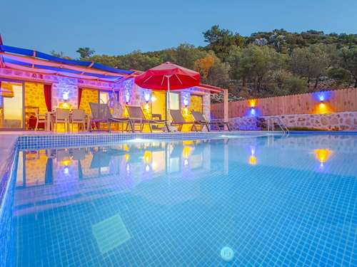  gece  -  Kasım
  | Kalkan Yeşilköy Villa (4 Kişilik, Özel Havuzlu, Doğa İçinde, Jakuzili Seçenekli)